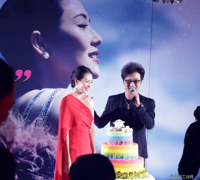 上头条了!汪峰求婚子怡精灵飞戒指立大功!带