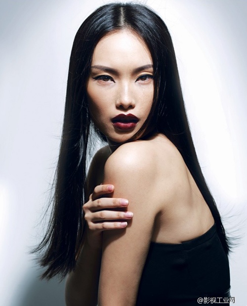 布光实例 ▎一盏灯教你打造完美人像布光