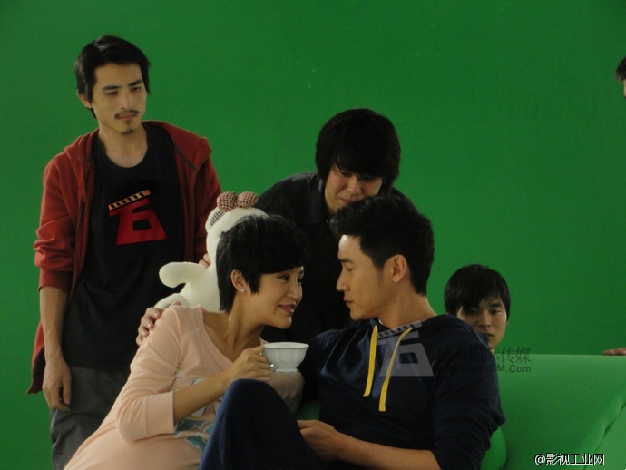 陆毅、鲍蕾恩爱出镜为巨石传媒拍摄广告 - 影视