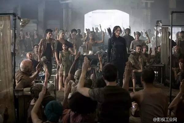 「饥饿游戏」大结局，还记得前三部都讲了什么吗？