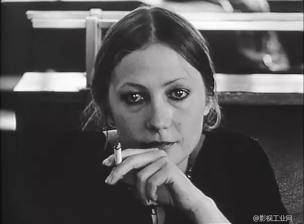 几分轻佻，些许慵懒：这些电影中抽烟的女人