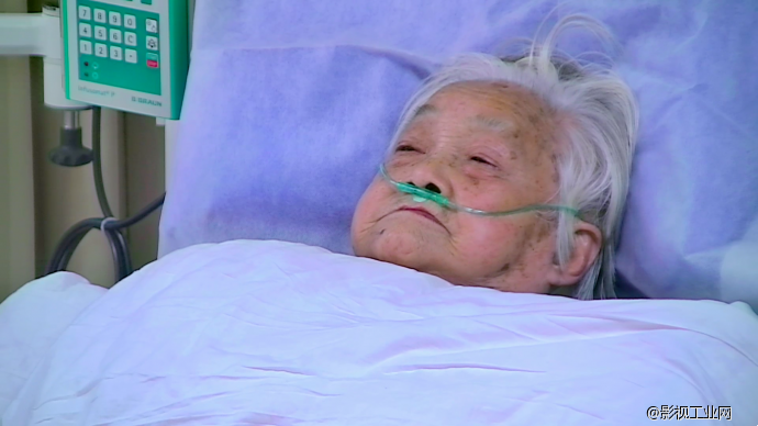 父亲心脏骤停,女儿痛哭“别留下我一个人”