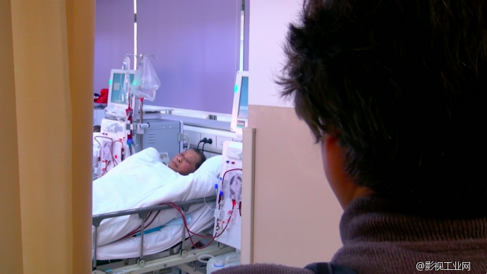 花甲老人患难共渡,诉说久病床前见真情