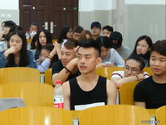 毕业季 “玩转培华”疯狂不打烊！