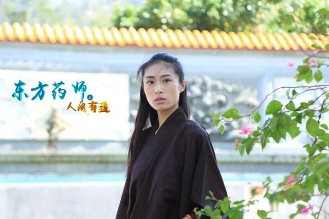 佛教电影空降千年古刹寿宁寺,一持方丈观后欣然题字赠导演