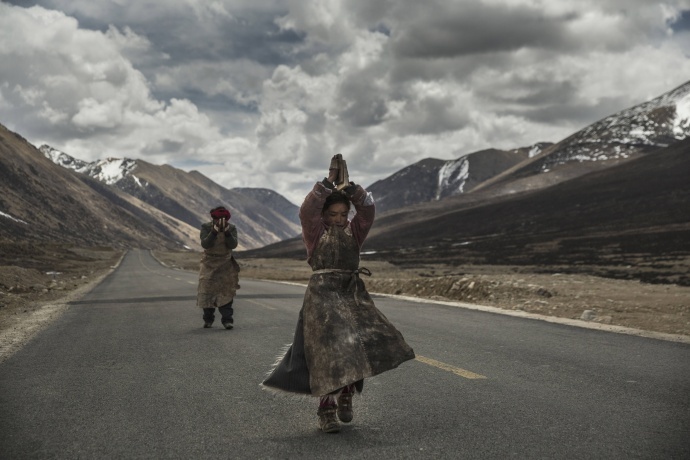 【张杨X 影视工业网】在朝圣的路上，没有剧本，如何拍一部电影出来？