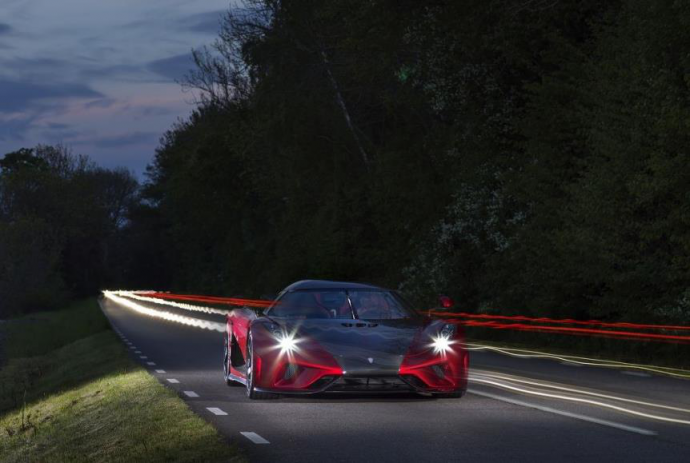 哈苏携手柯尼塞格,极致影像再现速度与激情