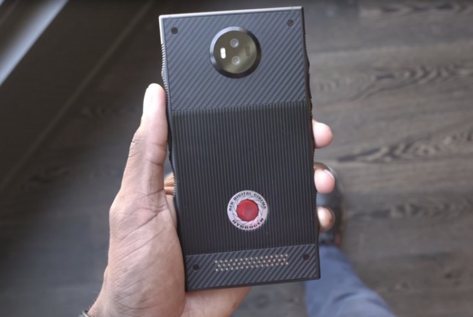 眼见为实!RED Hydrogen One全息智能手机真机亮相