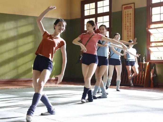 《芳华》发布终极预告:青春与战火纷飞