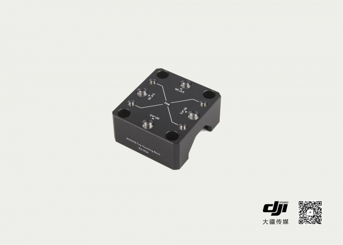 如影2:“大家好,给大家介绍一下,这是我的专业套装。”