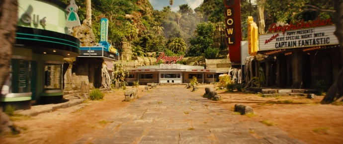 论起《王牌特工2：黄金圈》的时尚审美，得从制作流程里赞美