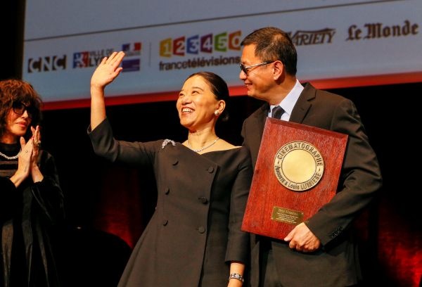 王家卫获“卢米埃尔大奖”：即便我们没有很多钱或时间，但我们只想把它做好