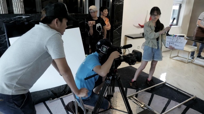 【映像4K】Varicam LT镜头下关注反家庭暴力热点话题:翘首以待,拨云见日—《乌云过后》