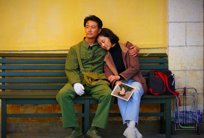 除了啃西红柿,《芳华》这几个镜头也超美!