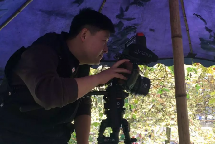 拍纪录片,电影感很重要!专访《摇摇晃晃的人间》导演+摄影