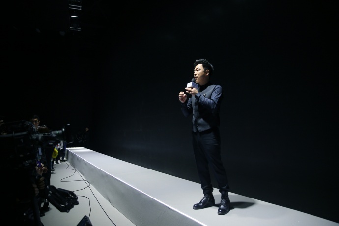 当演员这么多年,他终于拍自己的电影了