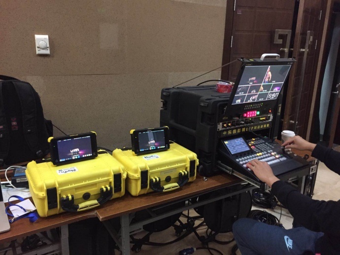 轻舟风行的大小监选择Atomos