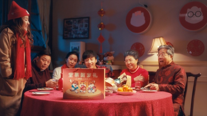 长镜头处理方法!《Three Squirrels》一镜到底歌舞TVC调色分享
