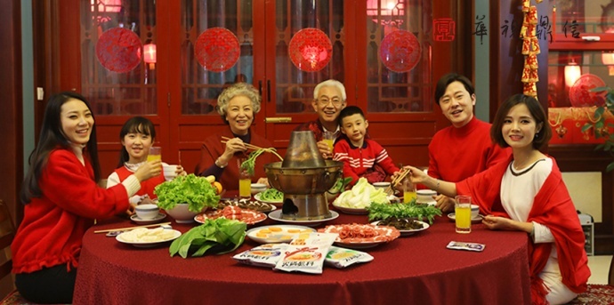 华视鼎信:RED RAVEN 4.5K电影摄像机津恺食品宣传片拍摄