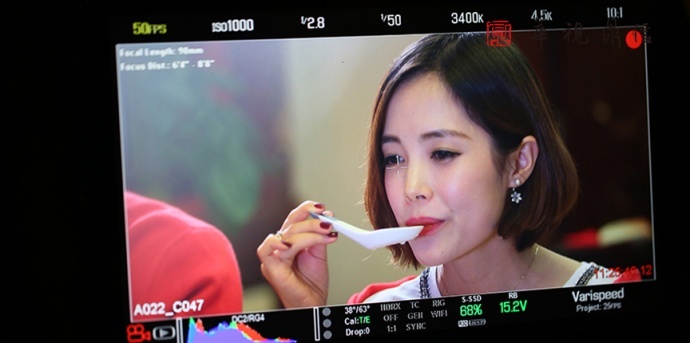 华视鼎信:RED RAVEN 4.5K电影摄像机津恺食品宣传片拍摄