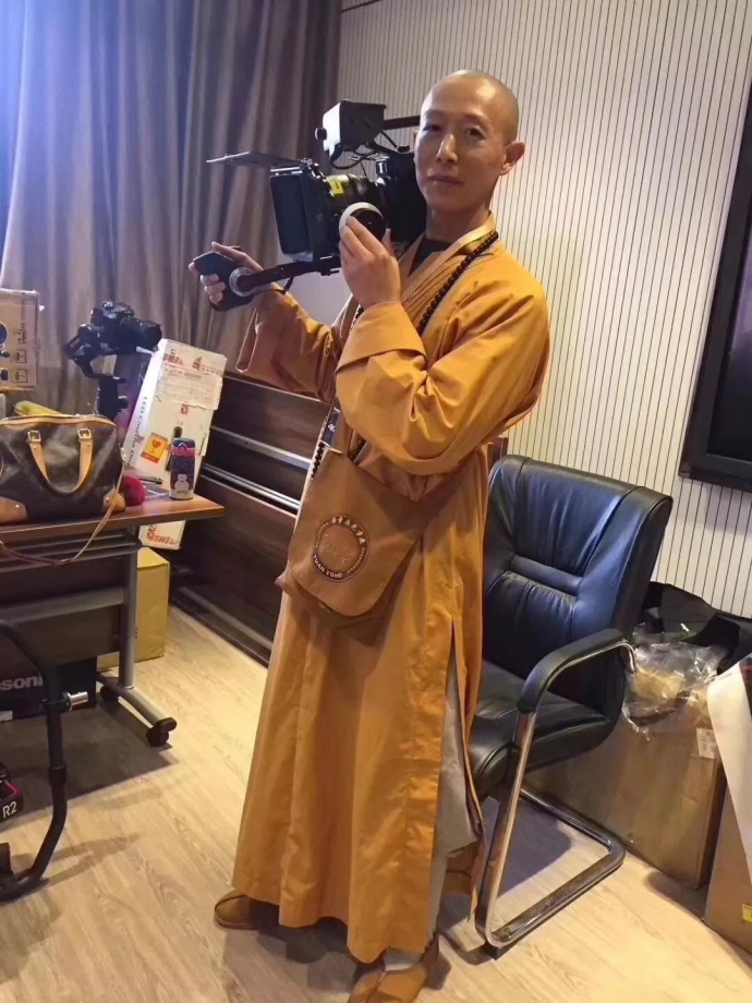 松下推出佛系摄影机新产品?!听说还拍了佛系小短片?!