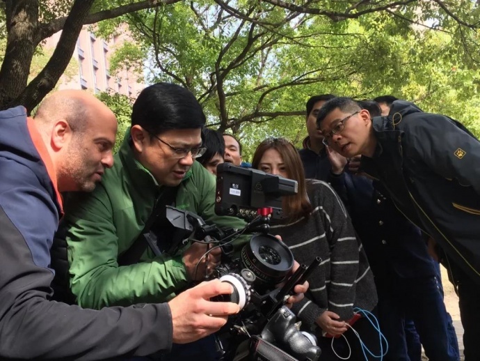 松下推出佛系摄影机新产品?!听说还拍了佛系小短片?!